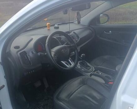 Білий Кіа Sportage, об'ємом двигуна 2 л та пробігом 173 тис. км за 11000 $, фото 6 на Automoto.ua