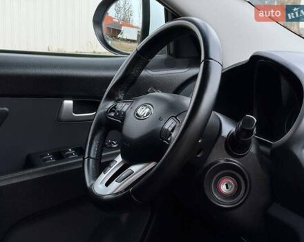 Білий Кіа Sportage, об'ємом двигуна 1.69 л та пробігом 194 тис. км за 10995 $, фото 40 на Automoto.ua