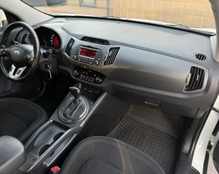 Білий Кіа Sportage, об'ємом двигуна 2 л та пробігом 161 тис. км за 10900 $, фото 17 на Automoto.ua