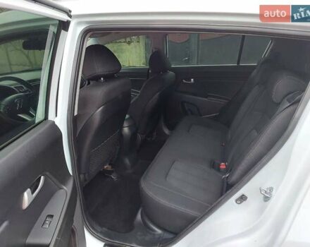 Белый Киа Sportage, объемом двигателя 1.69 л и пробегом 170 тыс. км за 11999 $, фото 2 на Automoto.ua