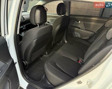 Белый Киа Sportage, объемом двигателя 2 л и пробегом 161 тыс. км за 10900 $, фото 32 на Automoto.ua