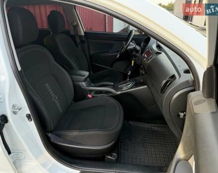 Белый Киа Sportage, объемом двигателя 2 л и пробегом 161 тыс. км за 10900 $, фото 36 на Automoto.ua