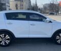 Белый Киа Sportage, объемом двигателя 2 л и пробегом 129 тыс. км за 15000 $, фото 2 на Automoto.ua