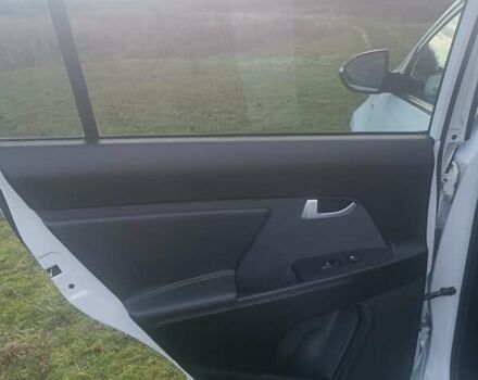 Білий Кіа Sportage, об'ємом двигуна 2 л та пробігом 173 тис. км за 11000 $, фото 8 на Automoto.ua