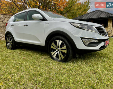 Белый Киа Sportage, объемом двигателя 2 л и пробегом 129 тыс. км за 15900 $, фото 2 на Automoto.ua