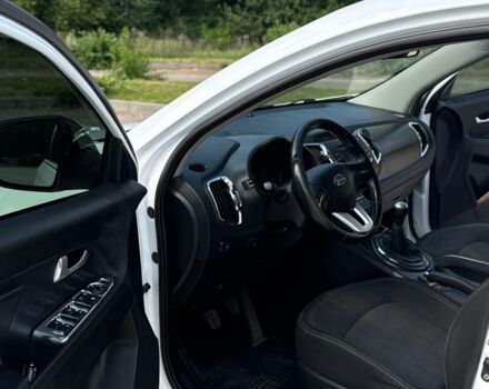 Белый Киа Sportage, объемом двигателя 2 л и пробегом 201 тыс. км за 9000 $, фото 12 на Automoto.ua