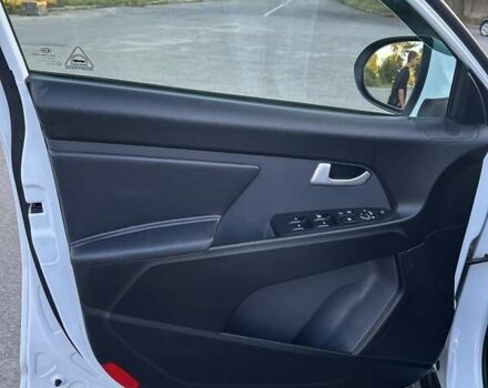 Білий Кіа Sportage, об'ємом двигуна 2 л та пробігом 156 тис. км за 13700 $, фото 11 на Automoto.ua