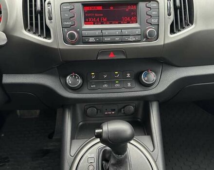 Білий Кіа Sportage, об'ємом двигуна 2 л та пробігом 158 тис. км за 12300 $, фото 21 на Automoto.ua