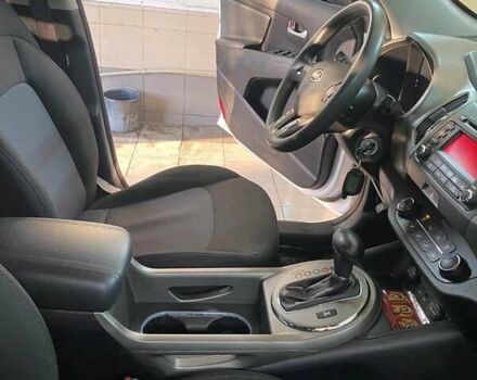 Белый Киа Sportage, объемом двигателя 2.4 л и пробегом 143 тыс. км за 12200 $, фото 9 на Automoto.ua