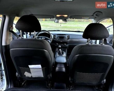 Белый Киа Sportage, объемом двигателя 1.69 л и пробегом 222 тыс. км за 12000 $, фото 3 на Automoto.ua