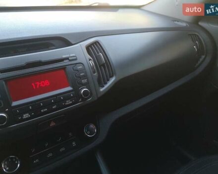 Білий Кіа Sportage, об'ємом двигуна 2 л та пробігом 198 тис. км за 12900 $, фото 13 на Automoto.ua