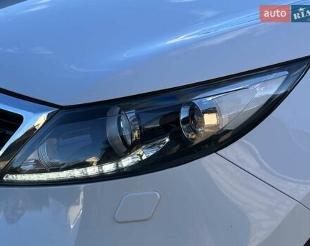 Білий Кіа Sportage, об'ємом двигуна 2 л та пробігом 223 тис. км за 14950 $, фото 32 на Automoto.ua