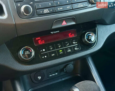 Киа Sportage 2013 в Одессе на Automoto.ua Белый Киа Sportage, объемом двигателя 2 л и пробегом 143 тыс. км за 12999 $, фото 15 на Automoto.ua