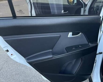 Білий Кіа Sportage, об'ємом двигуна 2 л та пробігом 156 тис. км за 13700 $, фото 14 на Automoto.ua