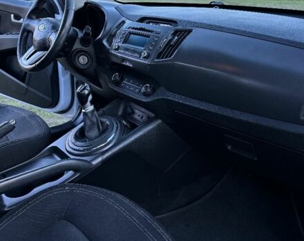 Білий Кіа Sportage, об'ємом двигуна 1.7 л та пробігом 223 тис. км за 12500 $, фото 19 на Automoto.ua