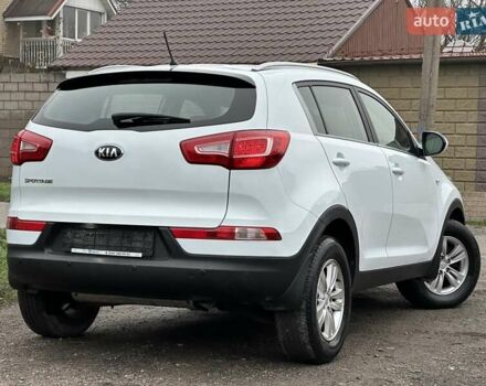 Білий Кіа Sportage, об'ємом двигуна 2 л та пробігом 158 тис. км за 12300 $, фото 13 на Automoto.ua