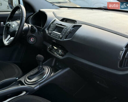 Киа Sportage 2013 в Одессе на Automoto.ua Белый Киа Sportage, объемом двигателя 2 л и пробегом 143 тыс. км за 12999 $, фото 12 на Automoto.ua