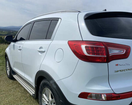 Белый Киа Sportage, объемом двигателя 1.69 л и пробегом 196 тыс. км за 11200 $, фото 3 на Automoto.ua
