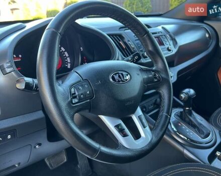 Білий Кіа Sportage, об'ємом двигуна 2 л та пробігом 223 тис. км за 14950 $, фото 77 на Automoto.ua