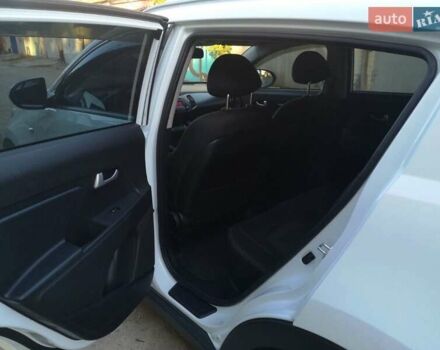 Білий Кіа Sportage, об'ємом двигуна 2 л та пробігом 198 тис. км за 12900 $, фото 7 на Automoto.ua