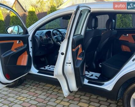 Білий Кіа Sportage, об'ємом двигуна 2 л та пробігом 223 тис. км за 14950 $, фото 17 на Automoto.ua
