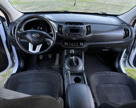 Білий Кіа Sportage, об'ємом двигуна 1.7 л та пробігом 223 тис. км за 12500 $, фото 12 на Automoto.ua