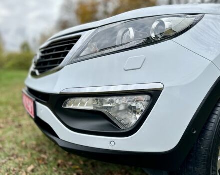 Белый Киа Sportage, объемом двигателя 1.7 л и пробегом 195 тыс. км за 12999 $, фото 2 на Automoto.ua