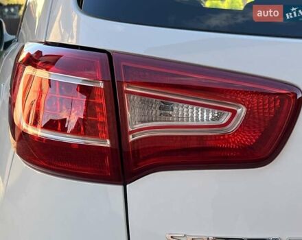 Білий Кіа Sportage, об'ємом двигуна 2 л та пробігом 223 тис. км за 14950 $, фото 38 на Automoto.ua