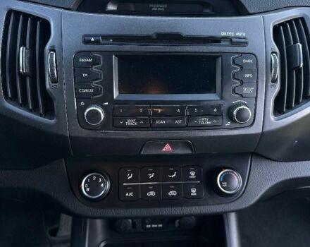 Білий Кіа Sportage, об'ємом двигуна 1.7 л та пробігом 223 тис. км за 12500 $, фото 14 на Automoto.ua