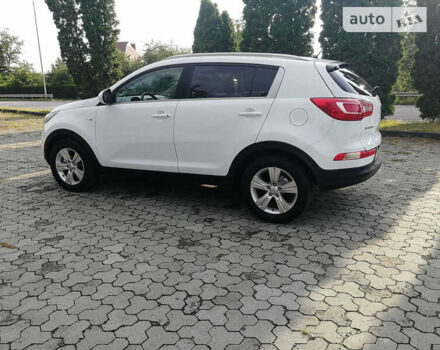 Білий Кіа Sportage, об'ємом двигуна 1.6 л та пробігом 157 тис. км за 12900 $, фото 2 на Automoto.ua