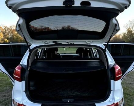 Белый Киа Sportage, объемом двигателя 1.69 л и пробегом 222 тыс. км за 12000 $, фото 9 на Automoto.ua