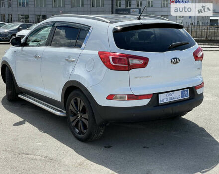 Белый Киа Sportage, объемом двигателя 2 л и пробегом 191 тыс. км за 16490 $, фото 6 на Automoto.ua