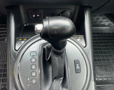 Білий Кіа Sportage, об'ємом двигуна 2 л та пробігом 234 тис. км за 13950 $, фото 15 на Automoto.ua