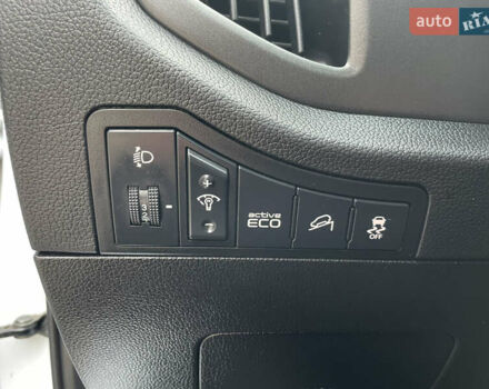 Білий Кіа Sportage, об'ємом двигуна 2 л та пробігом 234 тис. км за 13950 $, фото 21 на Automoto.ua