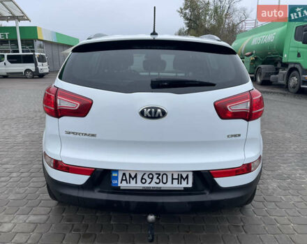 Білий Кіа Sportage, об'ємом двигуна 2 л та пробігом 234 тис. км за 13950 $, фото 5 на Automoto.ua