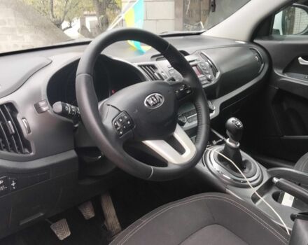 Кіа Sportage 2013 у Дніпро (Дніпропетровську) на Automoto.ua Білий Кіа Sportage, об'ємом двигуна 0 л та пробігом 190 тис. км за 12300 $, фото 4 на Automoto.ua