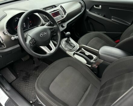 Білий Кіа Sportage, об'ємом двигуна 2 л та пробігом 121 тис. км за 12300 $, фото 10 на Automoto.ua