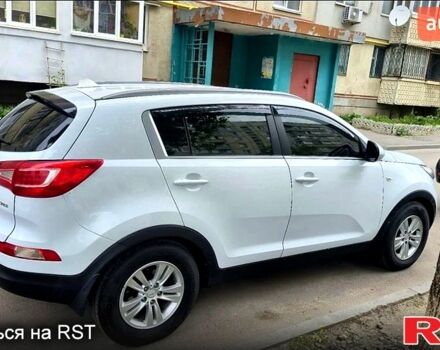 Киа Sportage 2013 в Харькове на Automoto.ua Белый Киа Sportage, объемом двигателя 1.7 л и пробегом 190 тыс. км за 12500 $, фото 2 на Automoto.ua