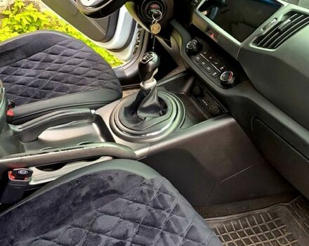 Киа Sportage 2013 в Харькове на Automoto.ua Белый Киа Sportage, объемом двигателя 1.7 л и пробегом 190 тыс. км за 12500 $, фото 3 на Automoto.ua