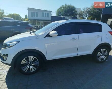 Белый Киа Sportage, объемом двигателя 2 л и пробегом 198 тыс. км за 14200 $, фото 3 на Automoto.ua