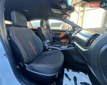 Білий Кіа Sportage, об'ємом двигуна 2 л та пробігом 223 тис. км за 14950 $, фото 109 на Automoto.ua