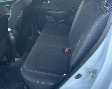 Білий Кіа Sportage, об'ємом двигуна 2 л та пробігом 156 тис. км за 13700 $, фото 13 на Automoto.ua