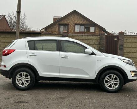 Білий Кіа Sportage, об'ємом двигуна 2 л та пробігом 121 тис. км за 12300 $, фото 9 на Automoto.ua