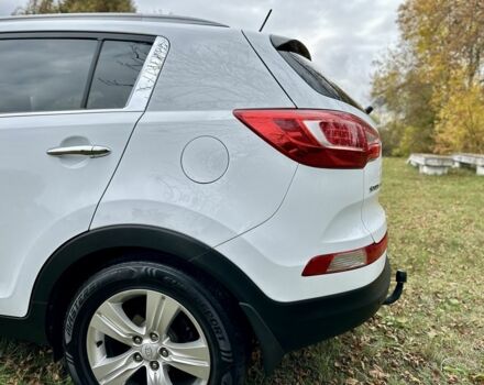 Белый Киа Sportage, объемом двигателя 1.7 л и пробегом 195 тыс. км за 12999 $, фото 6 на Automoto.ua