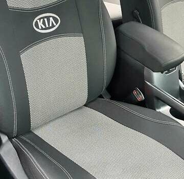 Білий Кіа Sportage, об'ємом двигуна 2 л та пробігом 102 тис. км за 14700 $, фото 19 на Automoto.ua