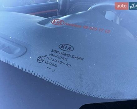 Білий Кіа Sportage, об'ємом двигуна 2 л та пробігом 223 тис. км за 14950 $, фото 70 на Automoto.ua