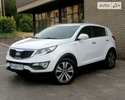 Белый Киа Sportage, объемом двигателя 2 л и пробегом 102 тыс. км за 13800 $, фото 1 на Automoto.ua