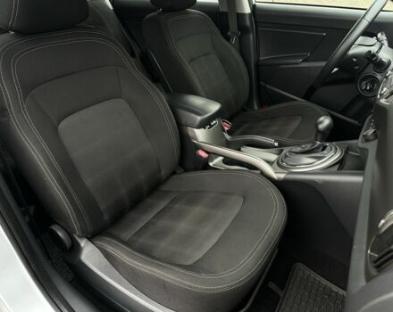 Білий Кіа Sportage, об'ємом двигуна 2 л та пробігом 121 тис. км за 12300 $, фото 18 на Automoto.ua