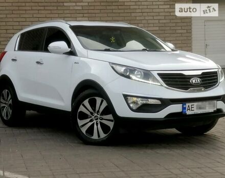 Білий Кіа Sportage, об'ємом двигуна 2 л та пробігом 102 тис. км за 13800 $, фото 5 на Automoto.ua