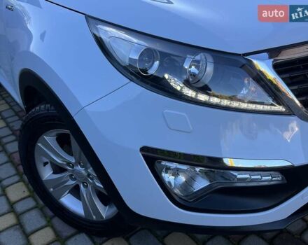 Білий Кіа Sportage, об'ємом двигуна 2 л та пробігом 223 тис. км за 14950 $, фото 62 на Automoto.ua